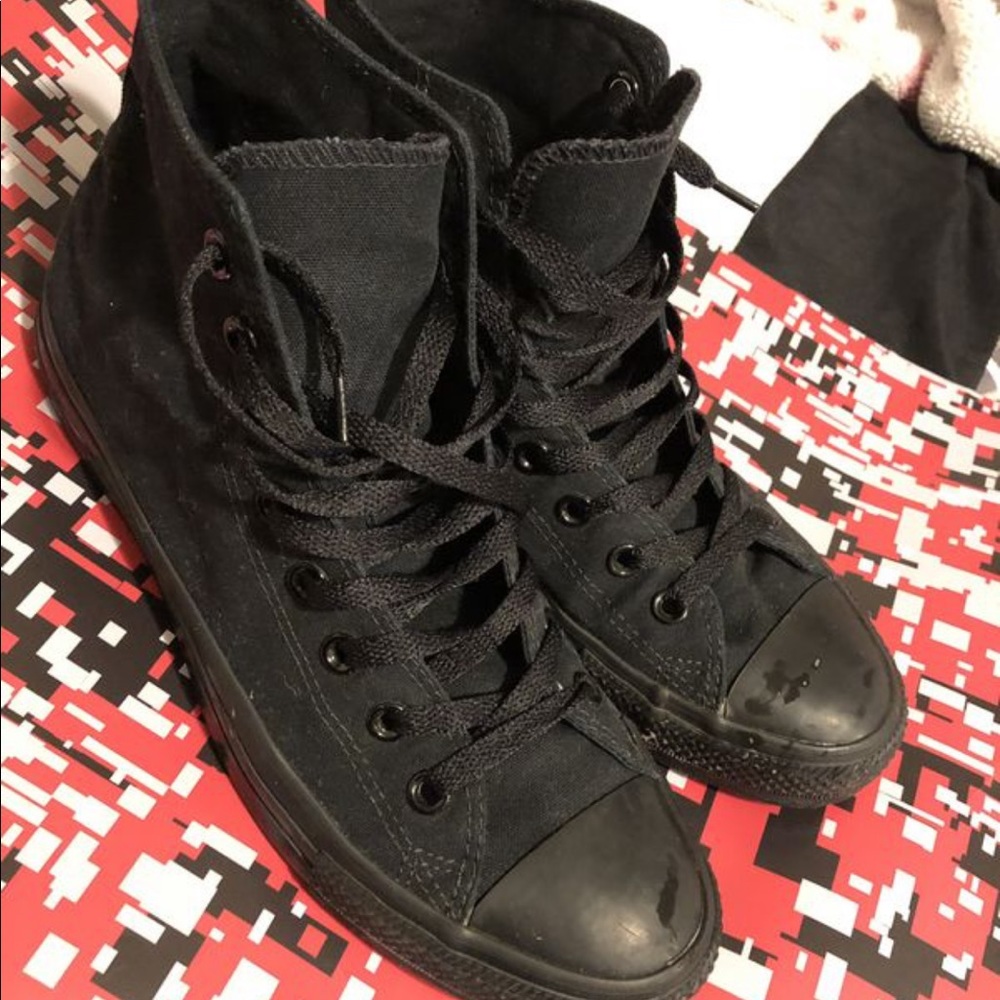 Black converse